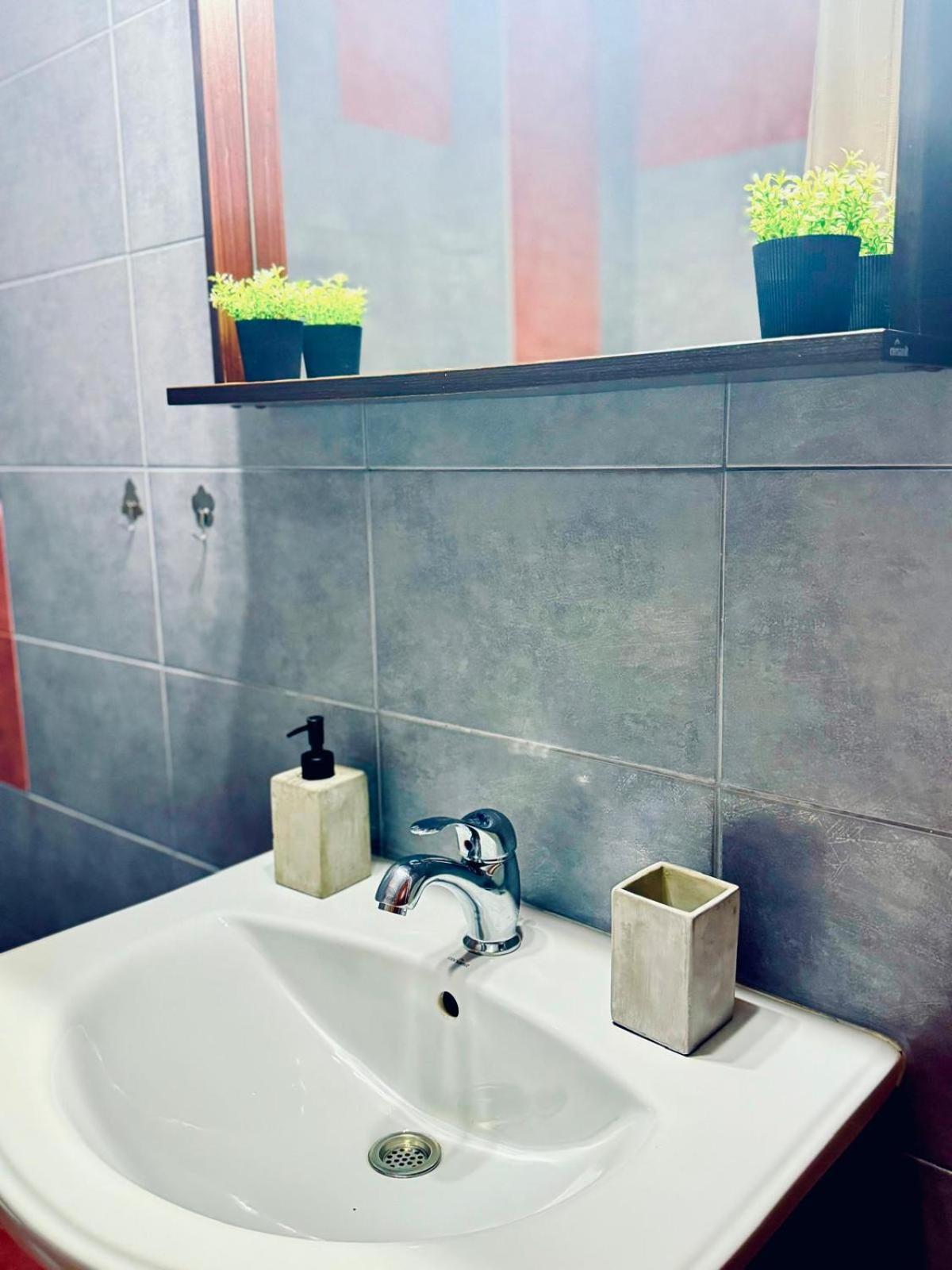 2 Rooms Urban Retreat Unirii Near City Center Boekarest Buitenkant foto